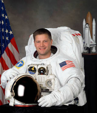 An astronaut’s five simple steps to managing time in isolation